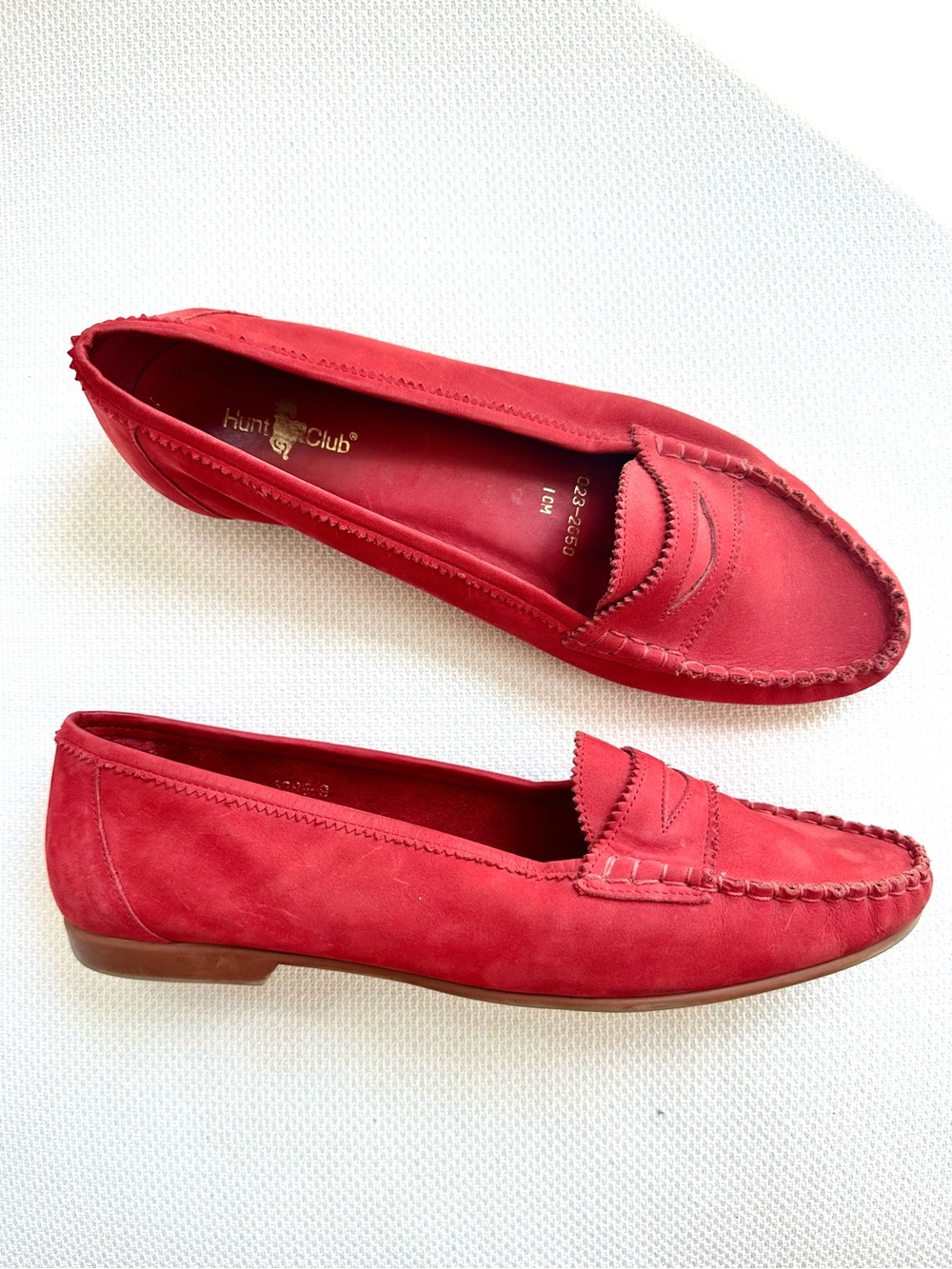 Vintage Hunt Club Suede Leather Penny Loafers Like New! Womens 10 Red Moc Toe